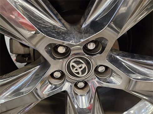 Used 2017 Toyota Highlander Limited image 17