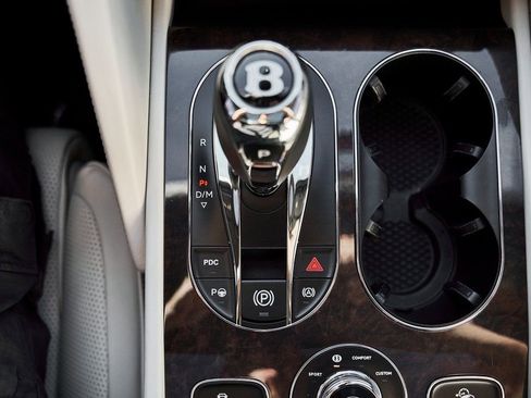 Used 2023 Bentley Bentayga Extended Wheelbase AWD/4WD image 70