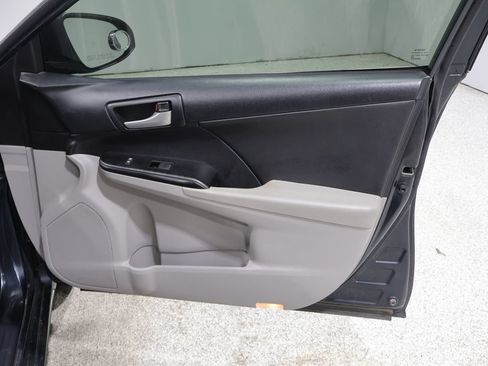 Used 2014 Toyota Camry LE FWD image 23