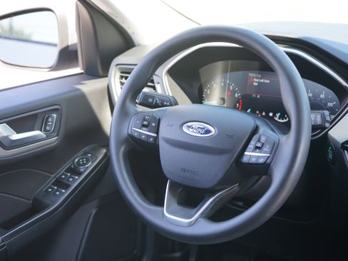 Used 2021 Ford Escape SE image 23