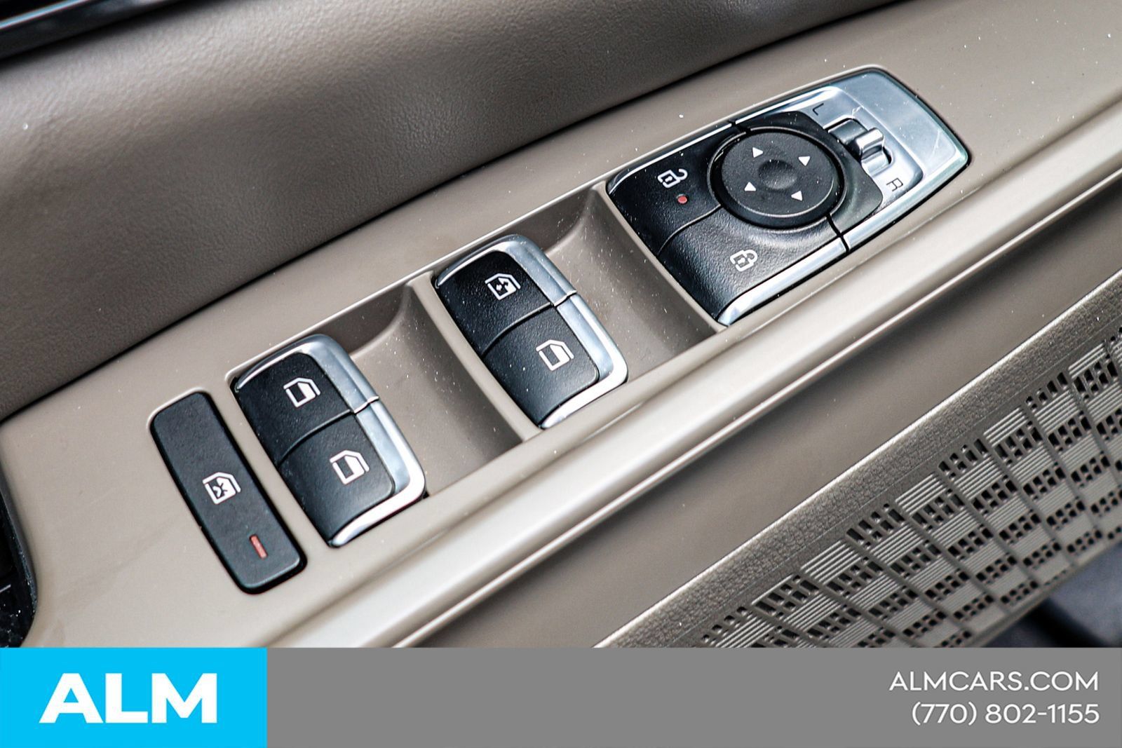Used 2025 Kia Carnival FWD image 40