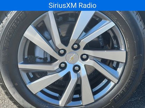 Used 2023 Chevrolet Equinox Premier image 8