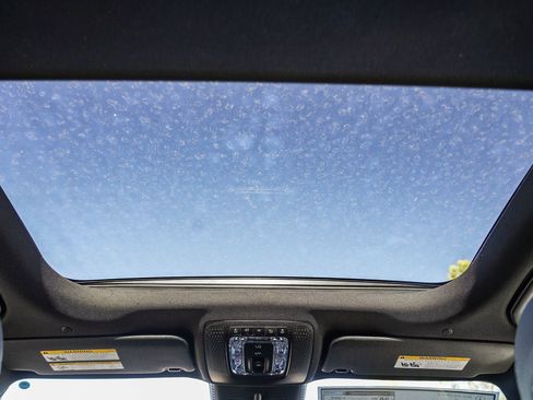 New 2026 Mercedes-Benz GLB 250 image 16