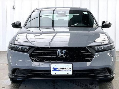 Used 2024 Honda Accord Sport image 3