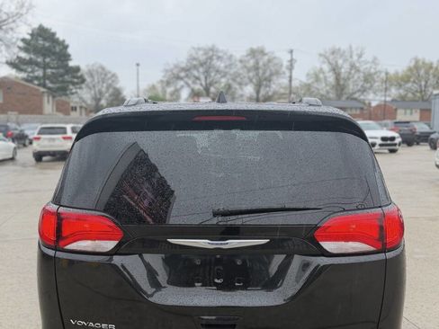 Used 2020 Chrysler Voyager Lxi FWD image 6