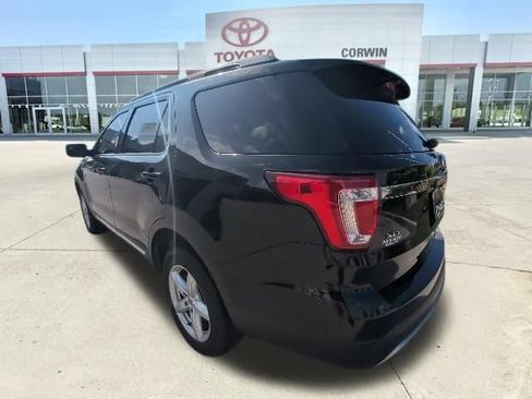 Used 2017 Ford Explorer XLT AWD/4WD image 5