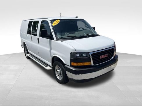Used 2025 GMC Savana 2500 w/ Driver Convenience Package RWD image 9