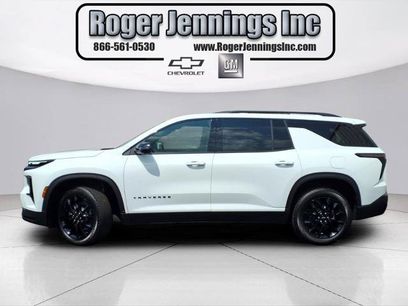 Used 2025 Chevrolet Traverse LT w/ Midnight/Sport Edition
