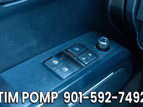 Used 2017 Toyota Tacoma SR image 21