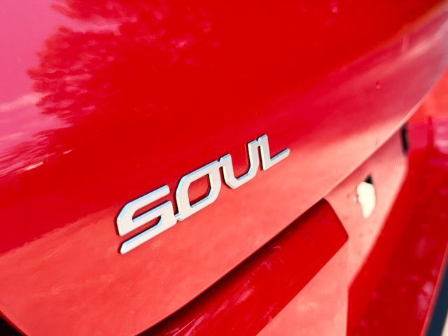 Used 2025 Kia Soul LX FWD image 14