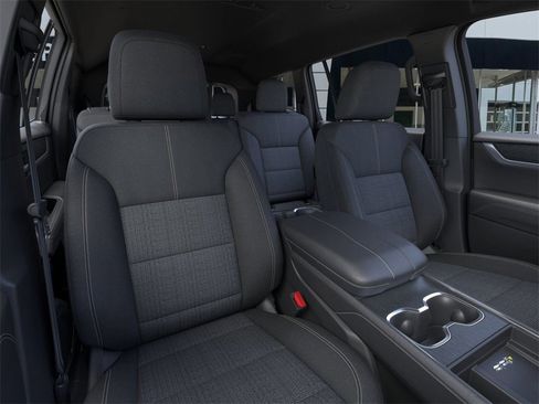 New 2025 GMC Acadia Elevation image 16