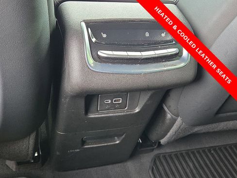 Used 2023 Cadillac XT6 Premium Luxury image 12