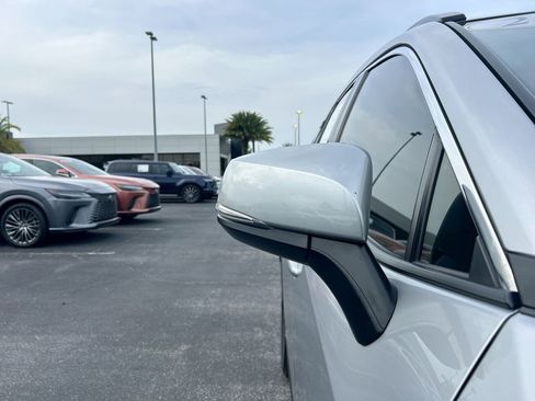 Used 2023 Toyota RAV4 XLE Premium FWD image 32