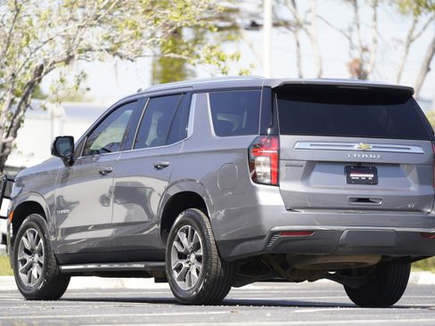 Used 2022 Chevrolet Tahoe LT w/ Luxury Package image 3