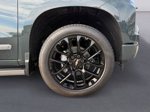 New 2026 Chevrolet Silverado 1500 High Country w/ High Country Premium Package AWD/4WD image 9
