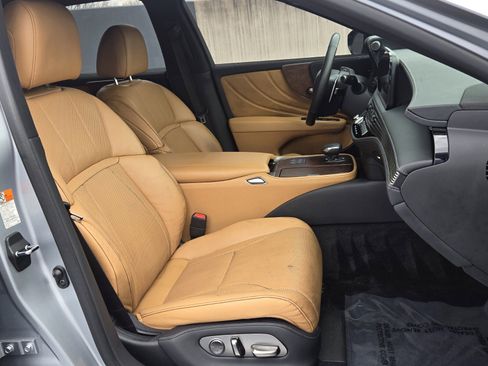 Used 2024 Lexus LS 500 500 Base image 11