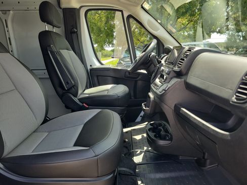 Used 2026 RAM ProMaster 2500 w/ Convenience Group FWD image 21