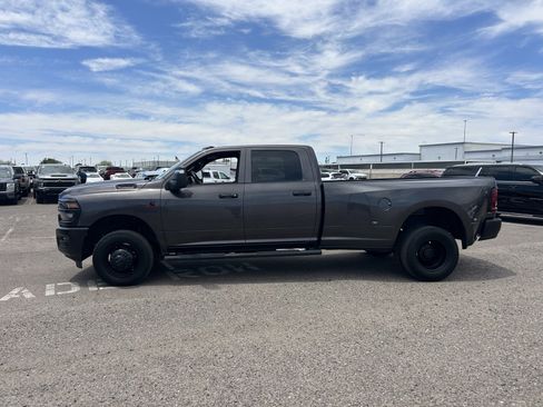 Used 2025 RAM 3500 Tradesman AWD/4WD image 2