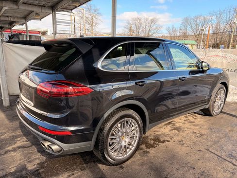 Used 2015 Porsche Cayenne S image 13