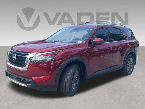 Used 2024 Nissan Pathfinder SL AWD/4WD image 3