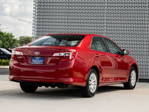 Used 2014 Toyota Camry LE FWD image 4