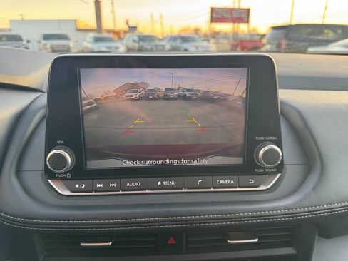 Used 2024 Nissan Rogue SV image 25