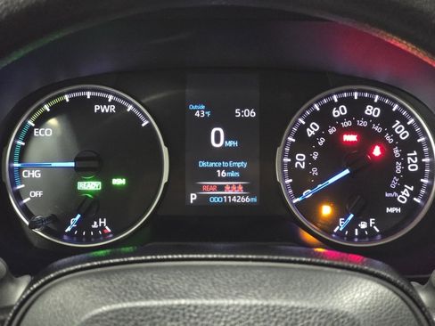 Certified 2019 Toyota RAV4 LE image 28