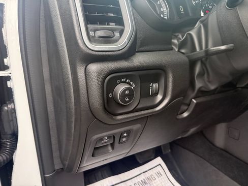 Used 2025 RAM 1500 Big Horn AWD/4WD image 18