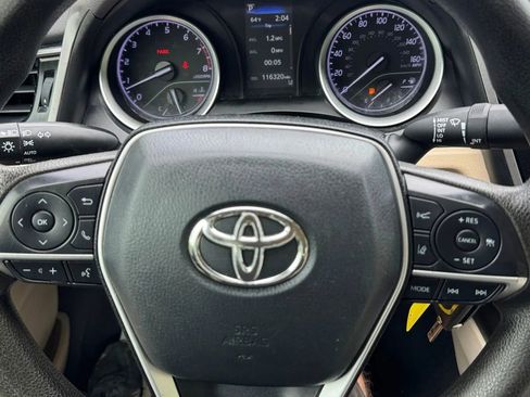 Used 2022 Toyota Camry LE FWD image 13