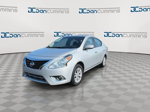 Used 2018 Nissan Versa SV w/ SV Special Edition Package FWD image 4