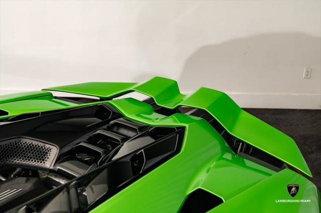 Used 2024 Lamborghini Revuelto AWD/4WD image 22