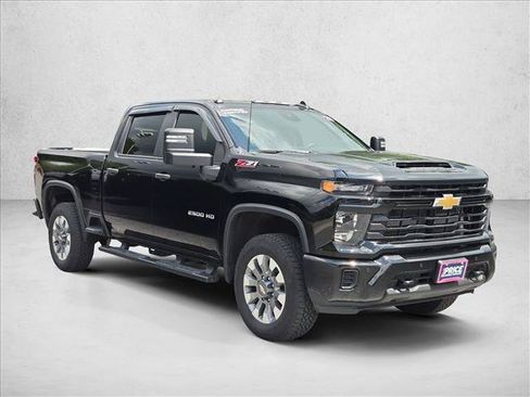Used 2025 Chevrolet Silverado 2500 Custom w/ Custom Value Package AWD/4WD image 3