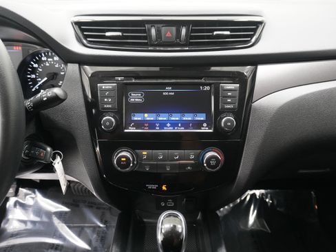 Used 2022 Nissan Rogue Sport S FWD image 18