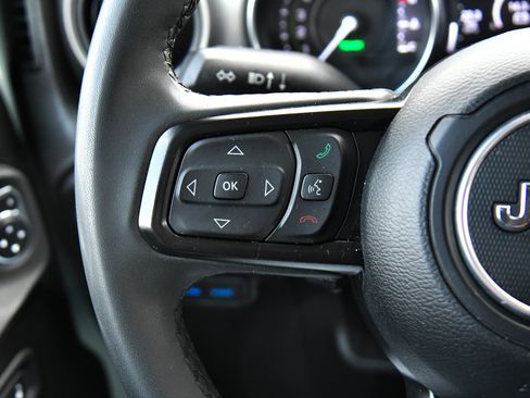 Used 2023 Jeep Wrangler Unlimited AWD/4WD image 30