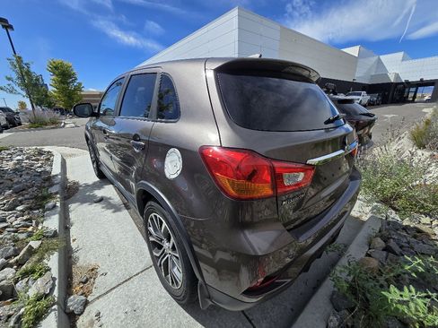 Used 2018 Mitsubishi Outlander Sport SE AWD/4WD image 3