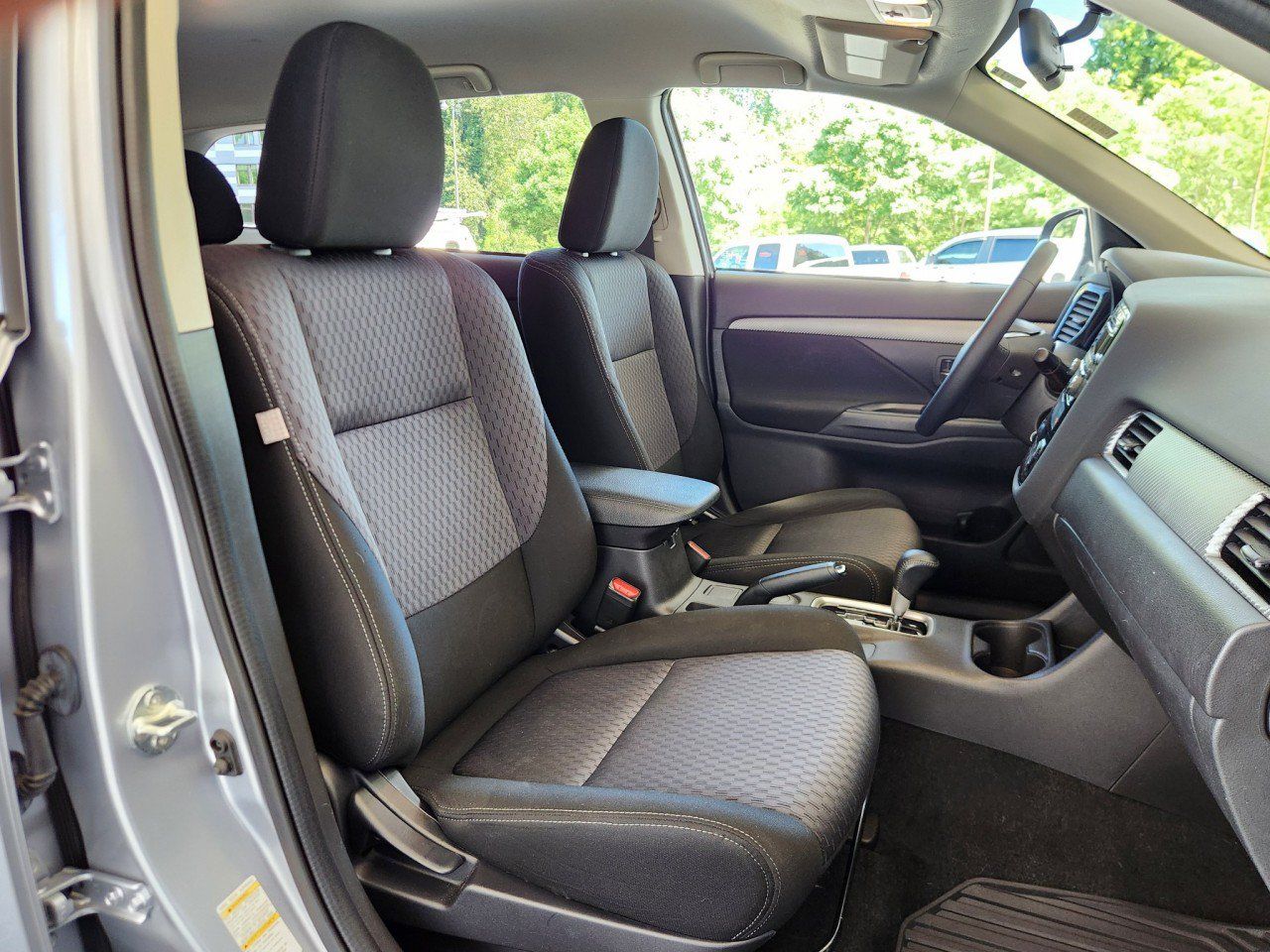 Used 2015 Mitsubishi Outlander ES FWD image 12