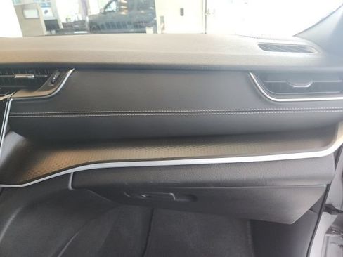 Certified 2025 Jeep Grand Cherokee Laredo X w/ Luxury Tech Group I RWD image 16