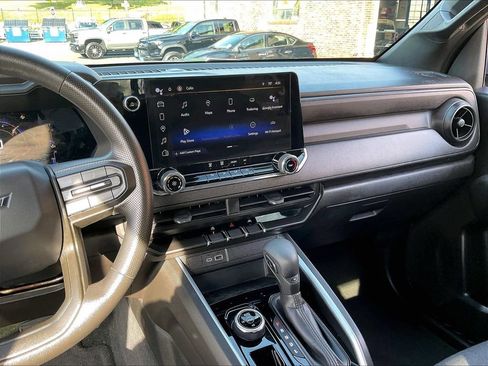 Used 2023 Chevrolet Colorado Trail Boss AWD/4WD image 18
