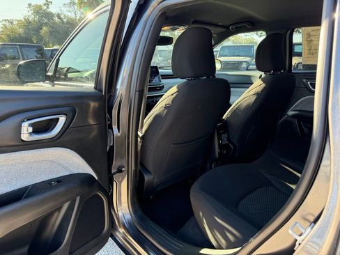 Used 2023 Jeep Compass Sport image 25