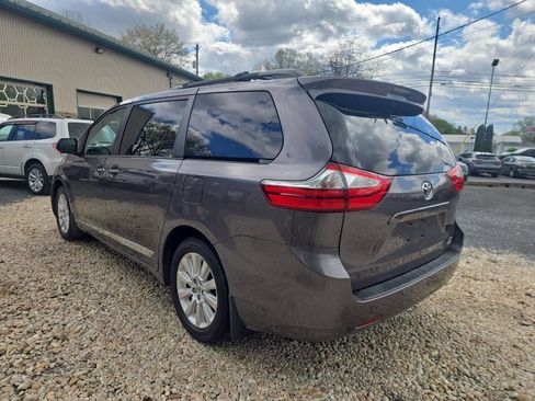 Used 2015 Toyota Sienna XLE Premium image 5