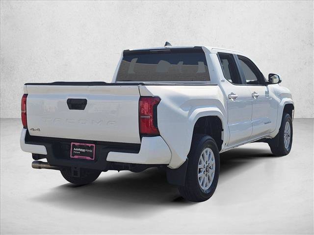Used 2024 Toyota Tacoma SR5 AWD/4WD image 5