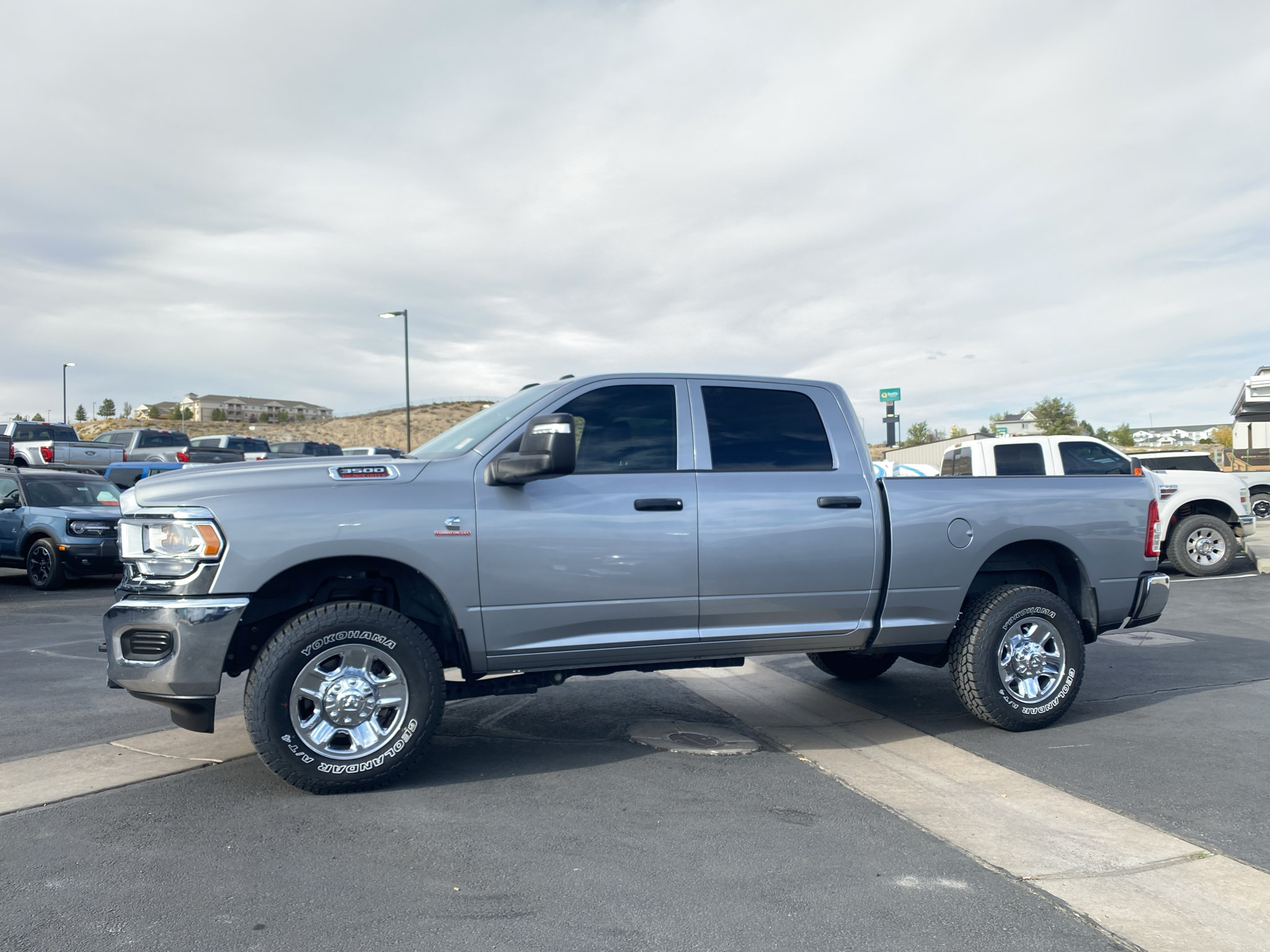Used 2024 RAM 3500 Tradesman w/ Chrome Appearance Group AWD/4WD image 27