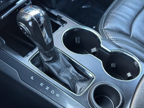 Used 2019 Ford Explorer XLT image 21