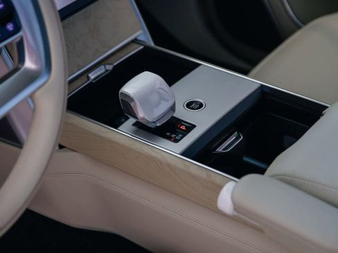 New 2026 Land Rover Range Rover SV AWD/4WD image 21