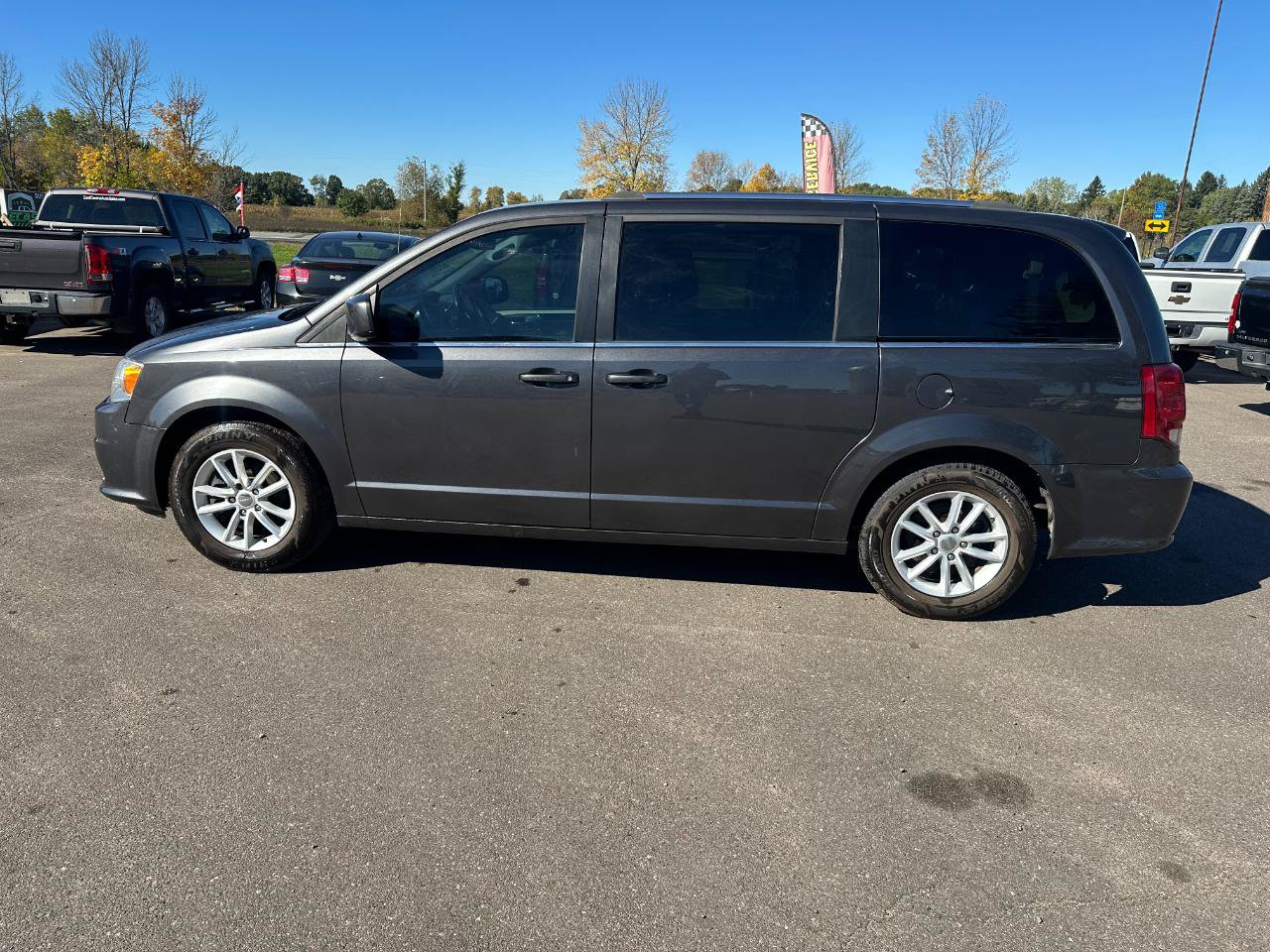 Used 2018 Dodge Grand Caravan SXT FWD image 6
