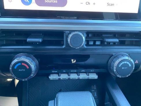 Used 2024 Toyota Tacoma TRD Sport image 20