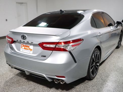 Used 2020 Toyota Camry XSE FWD image 7