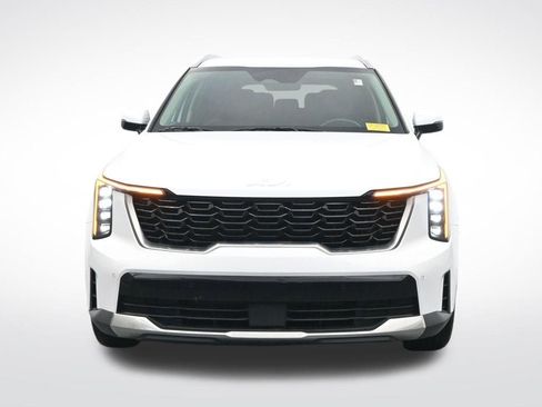 Used 2024 Kia Sorento S image 2