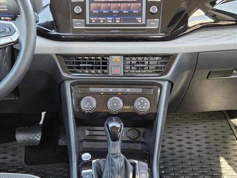 Certified 2024 Volkswagen Taos S FWD image 15