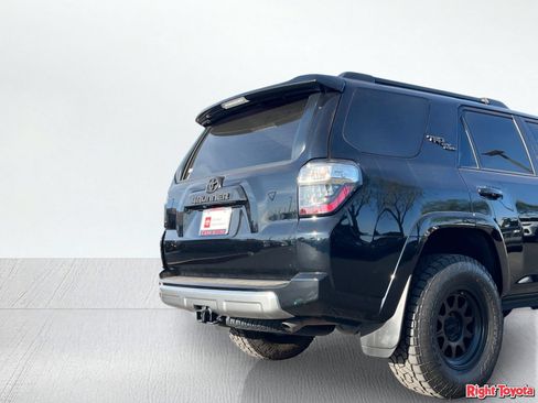 Certified 2024 Toyota 4Runner TRD Off-Road Premium w/ Moonroof Package AWD/4WD image 12
